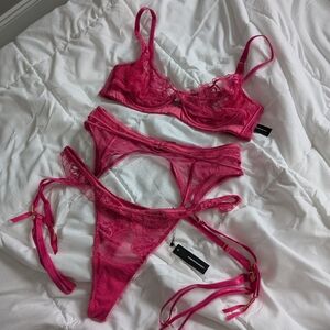 Lounge Amirah Pink Lace Lingerie Set